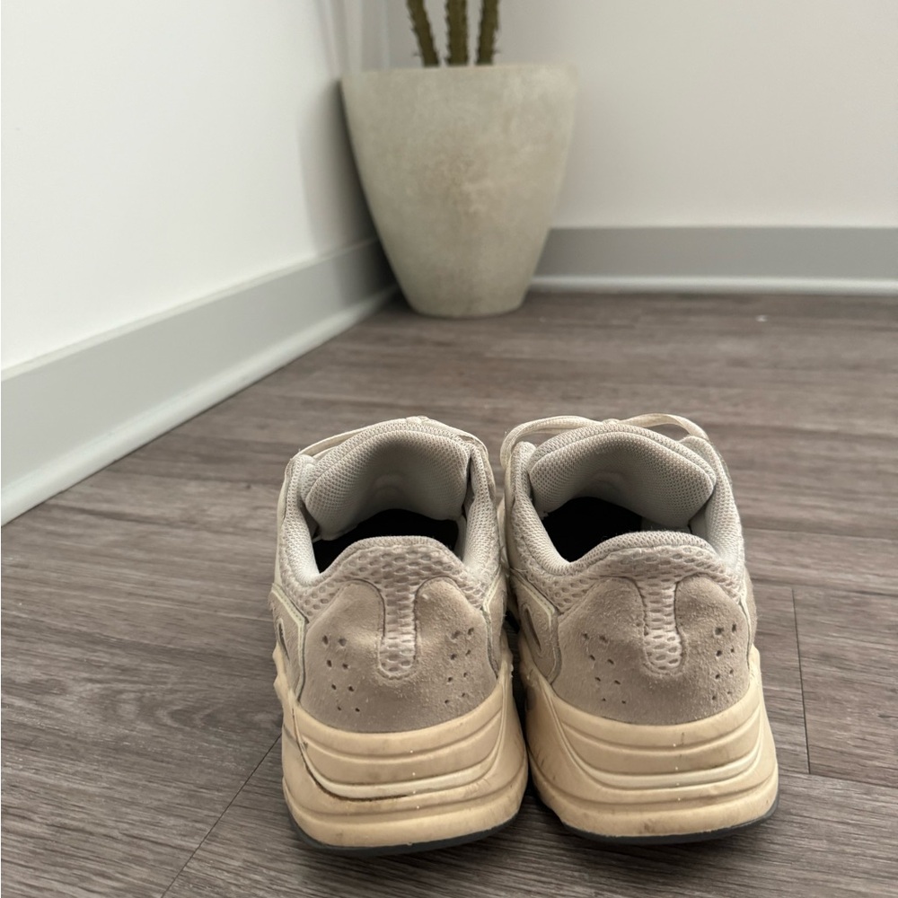 Yeezys - Picture 2 of 4